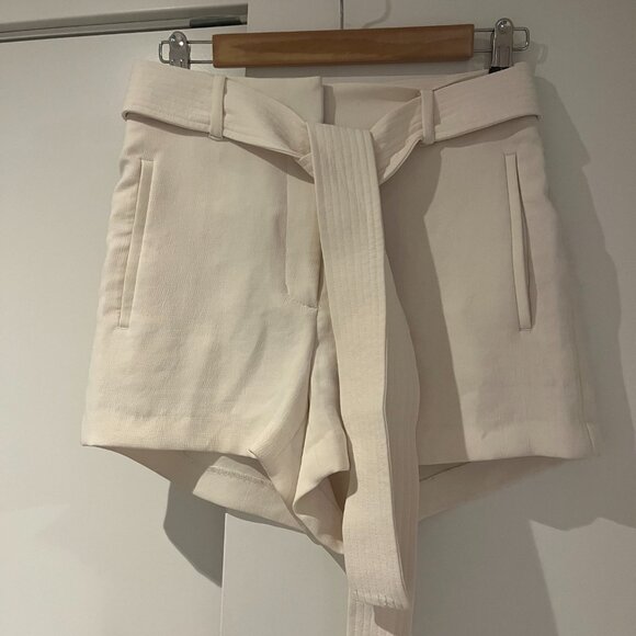 Aritzia Wilfred Belted Shorts - Picture 2 of 4